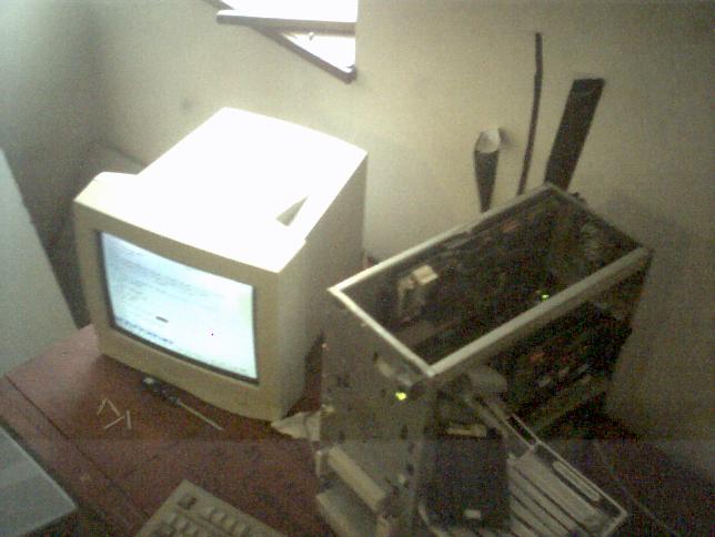 computer_in_bloukblouk-gourbi-200306